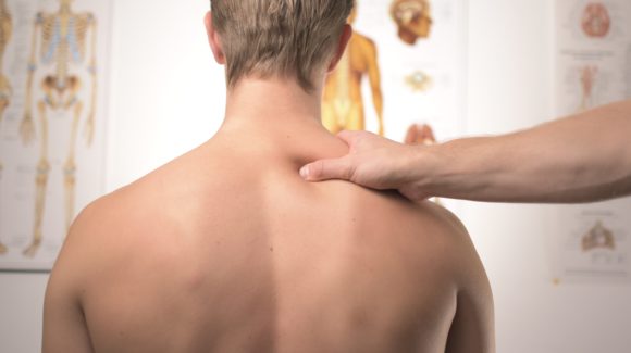 Wie Sie akute und chronische Rückenschmerzen loswerden können, ohne einen operativen Eingriff!